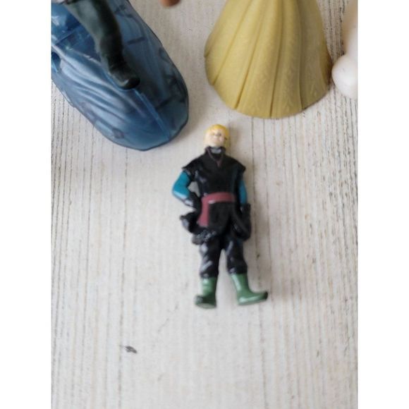 Frozen 2 Princess Elsa Anna Olaf Kristoff Hans villain hero playset toy - Picture 5 of 12
